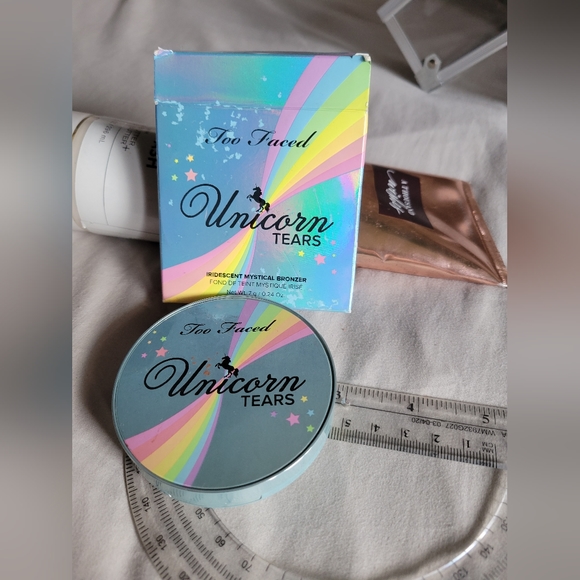 Makeup - Picture 3 of 3